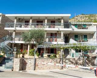 Апартаменты Apartments Ivona Свети-Стефан Апартаменты с 2 спальнями-1